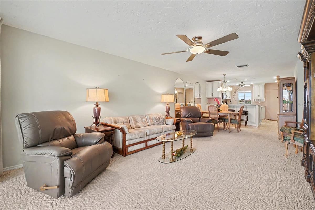 9011 MIDNIGHT PASS ROAD — photo 10 of 40