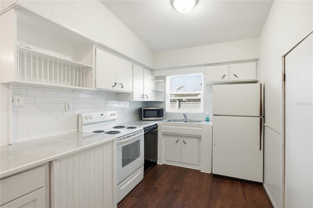 536 PATRICIA AVENUE — photo 33 of 50