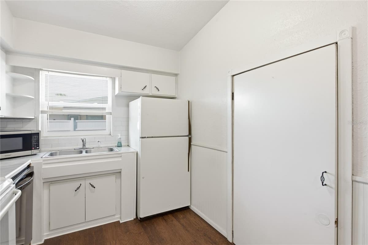 536 PATRICIA AVENUE — photo 35 of 50