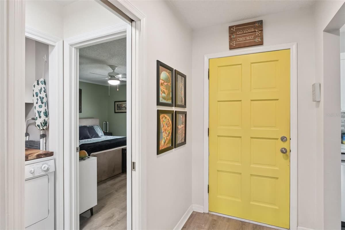 1112 VILLA LANE — photo 5 of 29