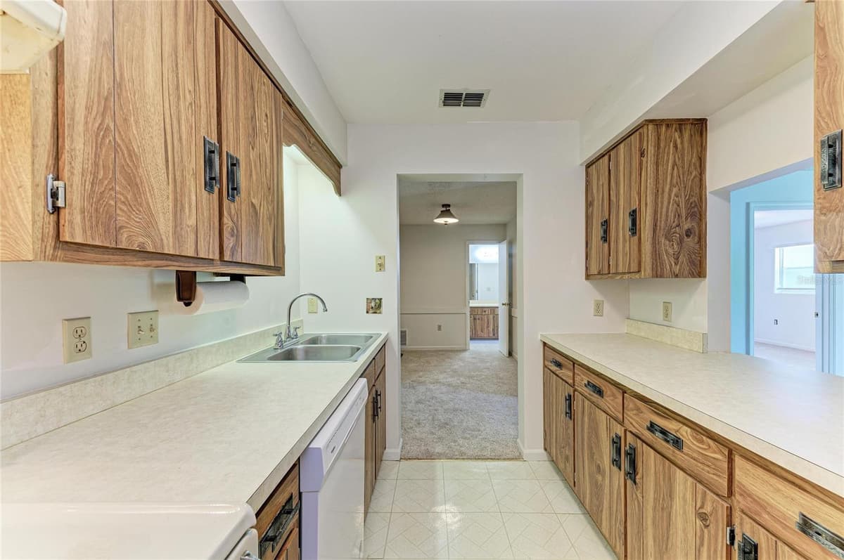5503 FOUNTAIN LAKE CIRCLE — photo 11 of 25