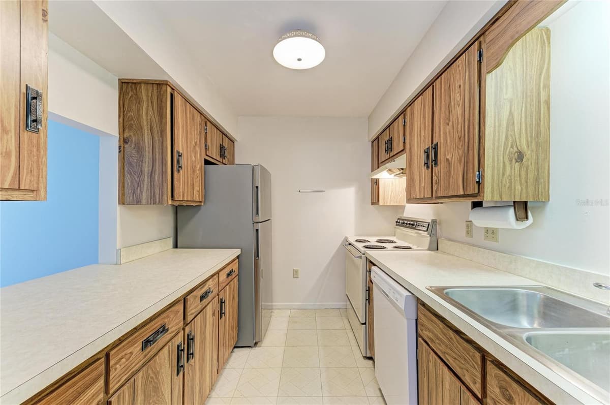 5503 FOUNTAIN LAKE CIRCLE — photo 12 of 25