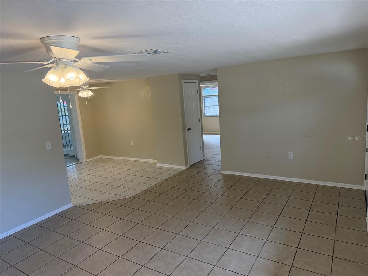 4606 EASTWOOD LANE — photo 5 of 40