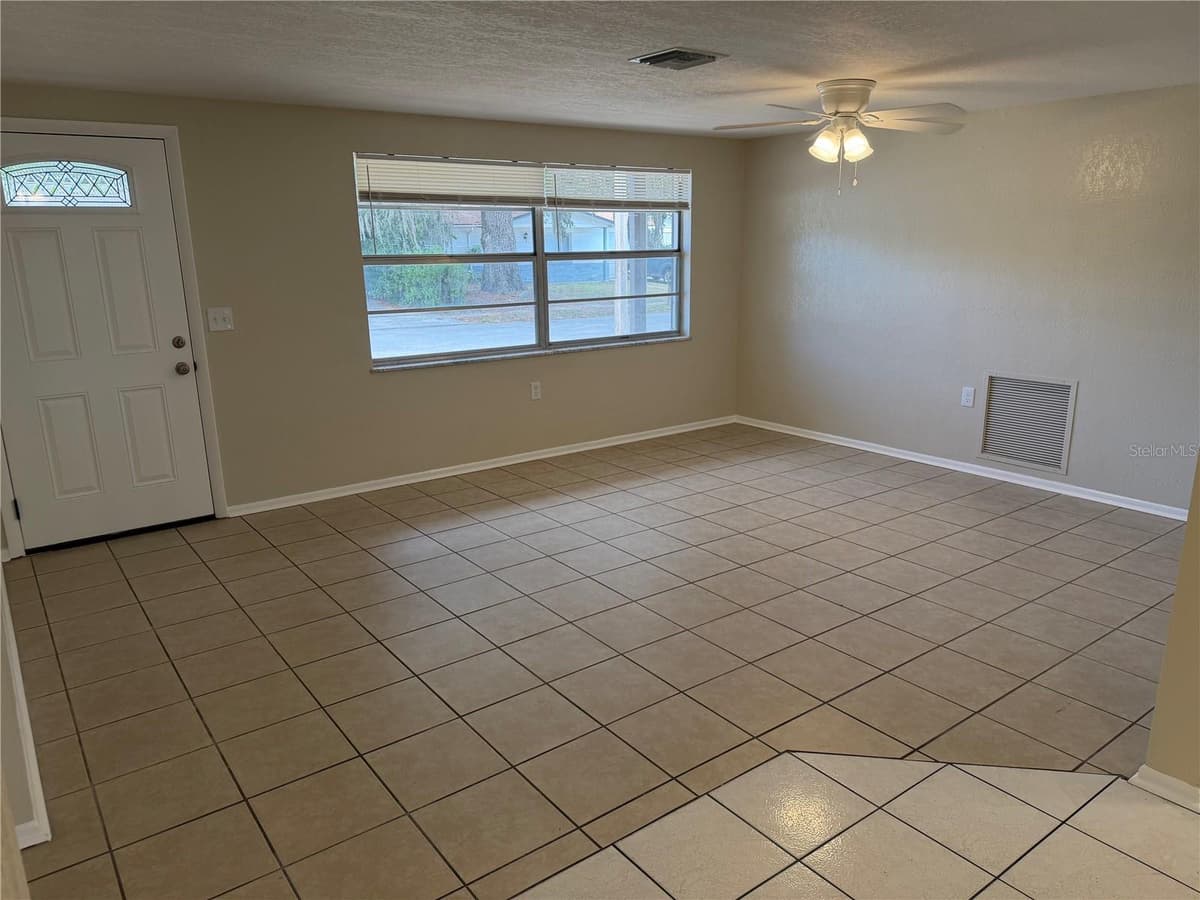 4606 EASTWOOD LANE — photo 6 of 40