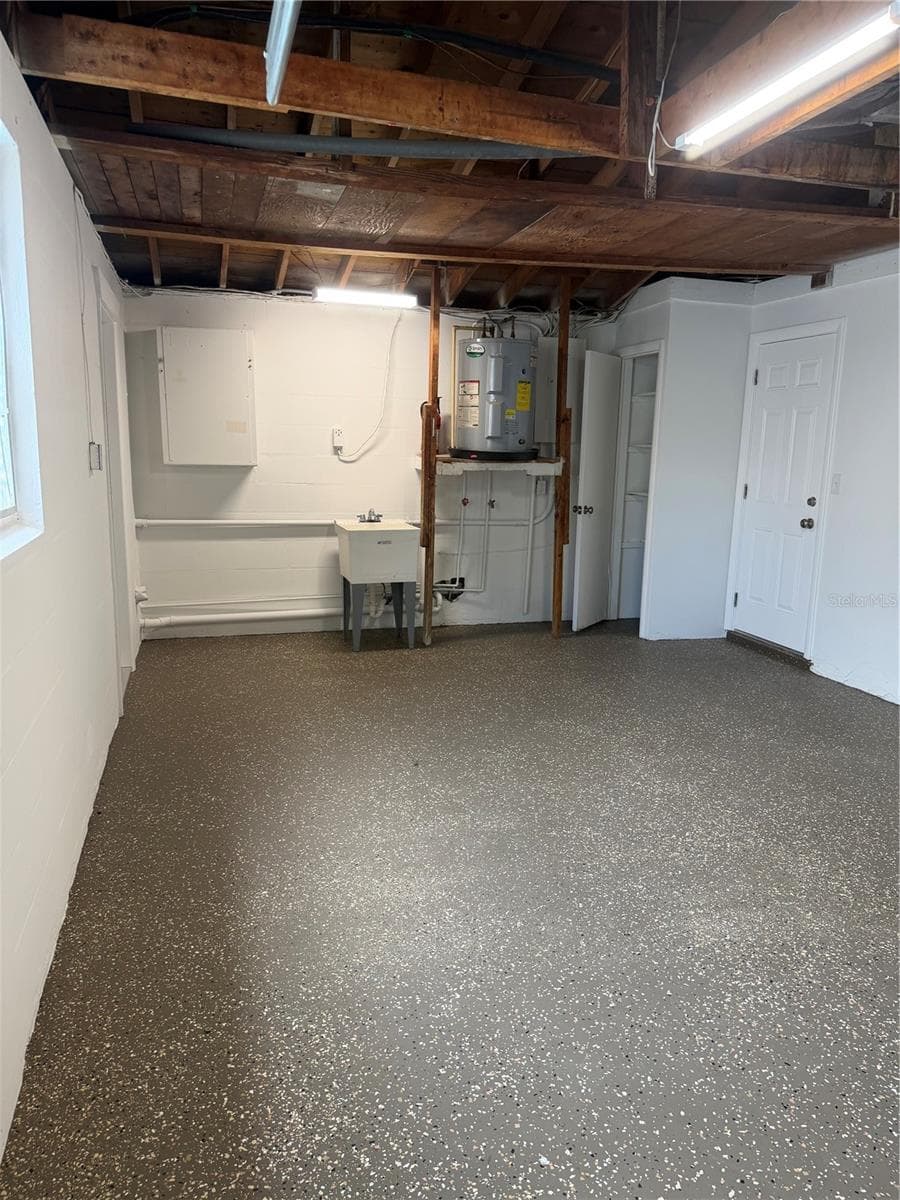 4606 EASTWOOD LANE — photo 38 of 40