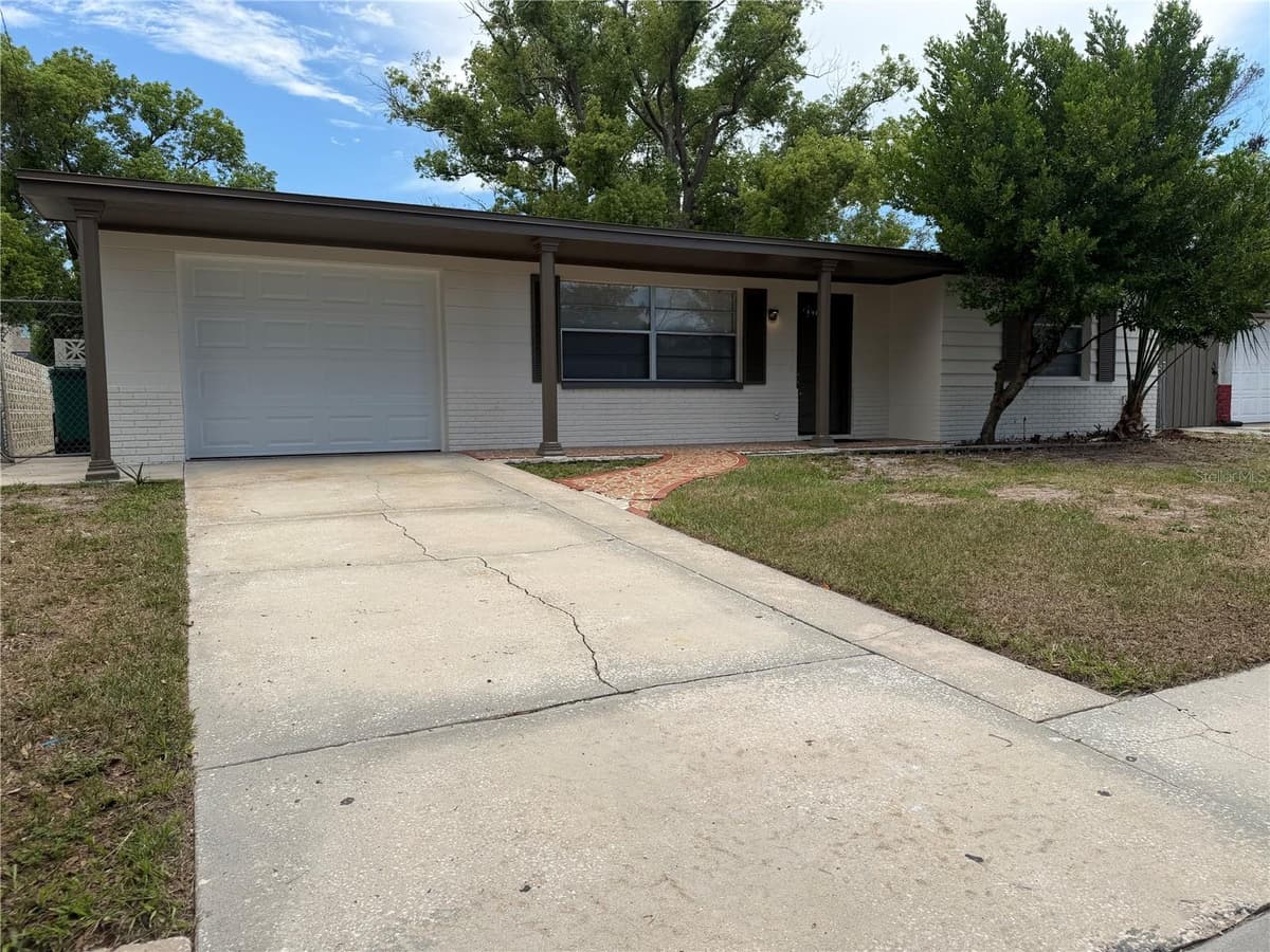 4606 EASTWOOD LANE — photo 1 of 40