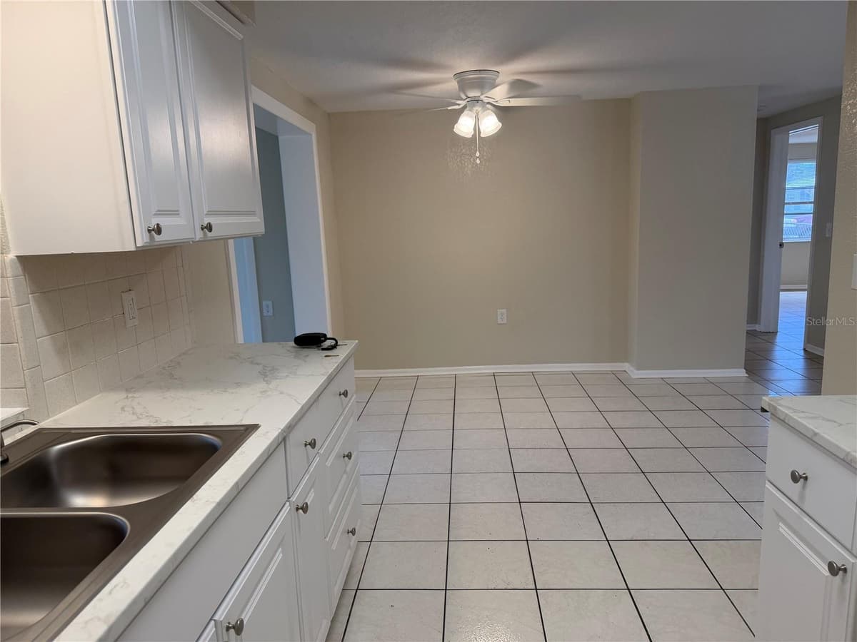 4606 EASTWOOD LANE — photo 10 of 40