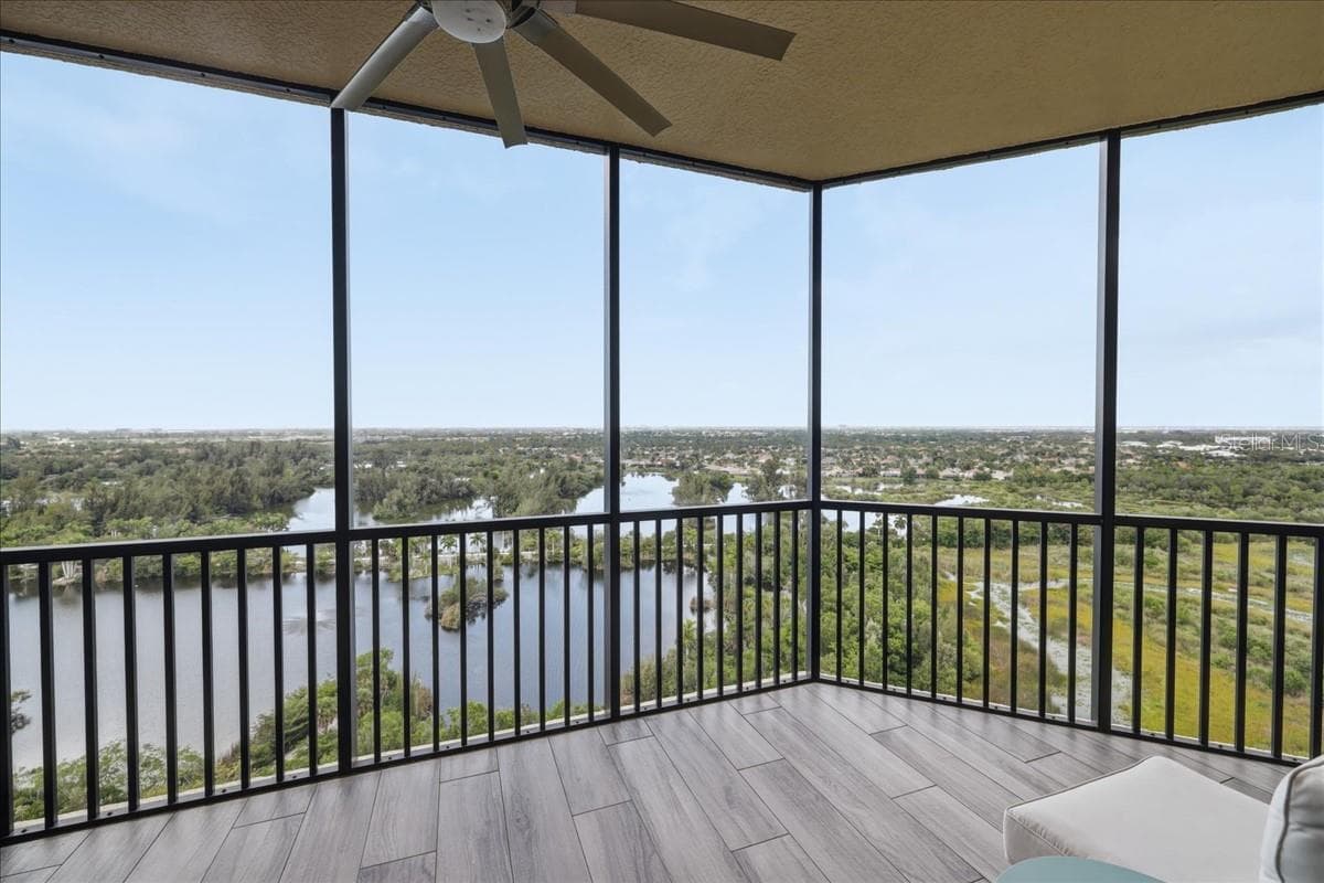 14300 RIVA DEL LAGO DRIVE — photo 32 of 49