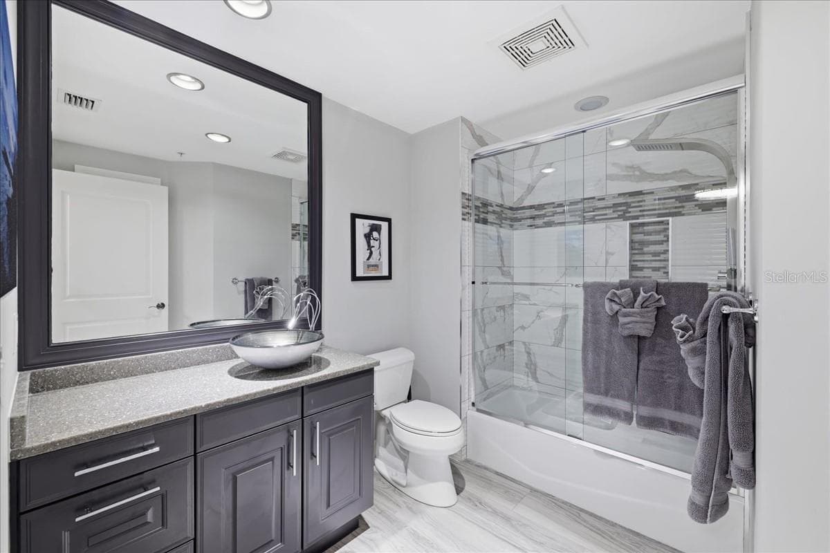 14300 RIVA DEL LAGO DRIVE — photo 25 of 49