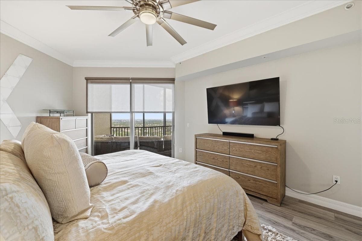 14300 RIVA DEL LAGO DRIVE — photo 19 of 49