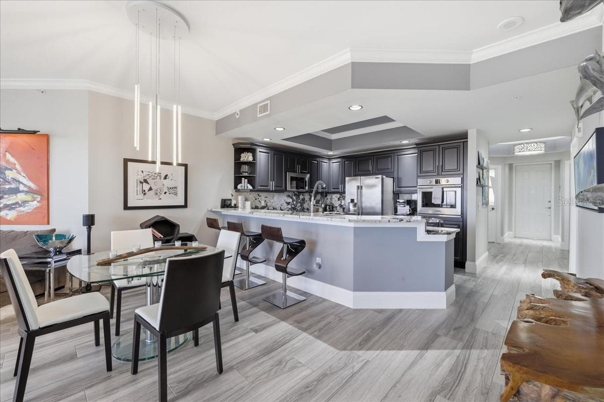 14300 RIVA DEL LAGO DRIVE — photo 5 of 49