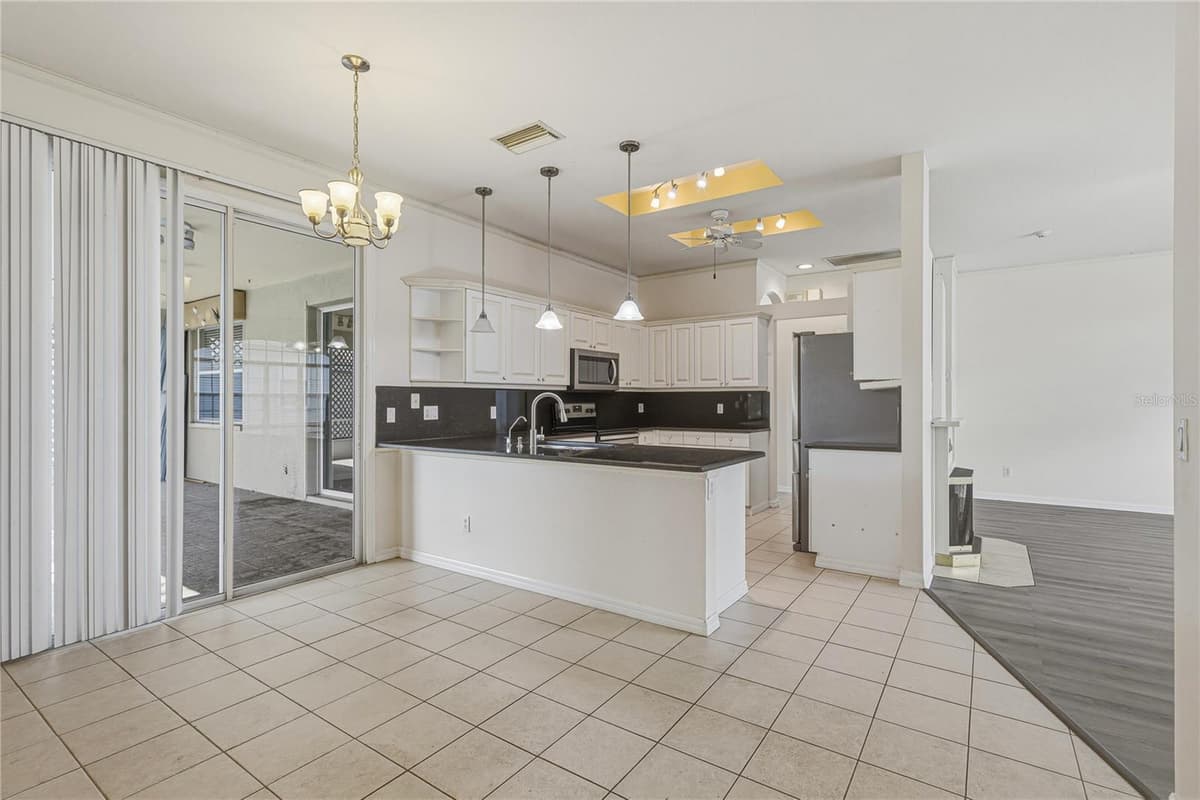 6305 ROCK CREEK CIRCLE — photo 12 of 43