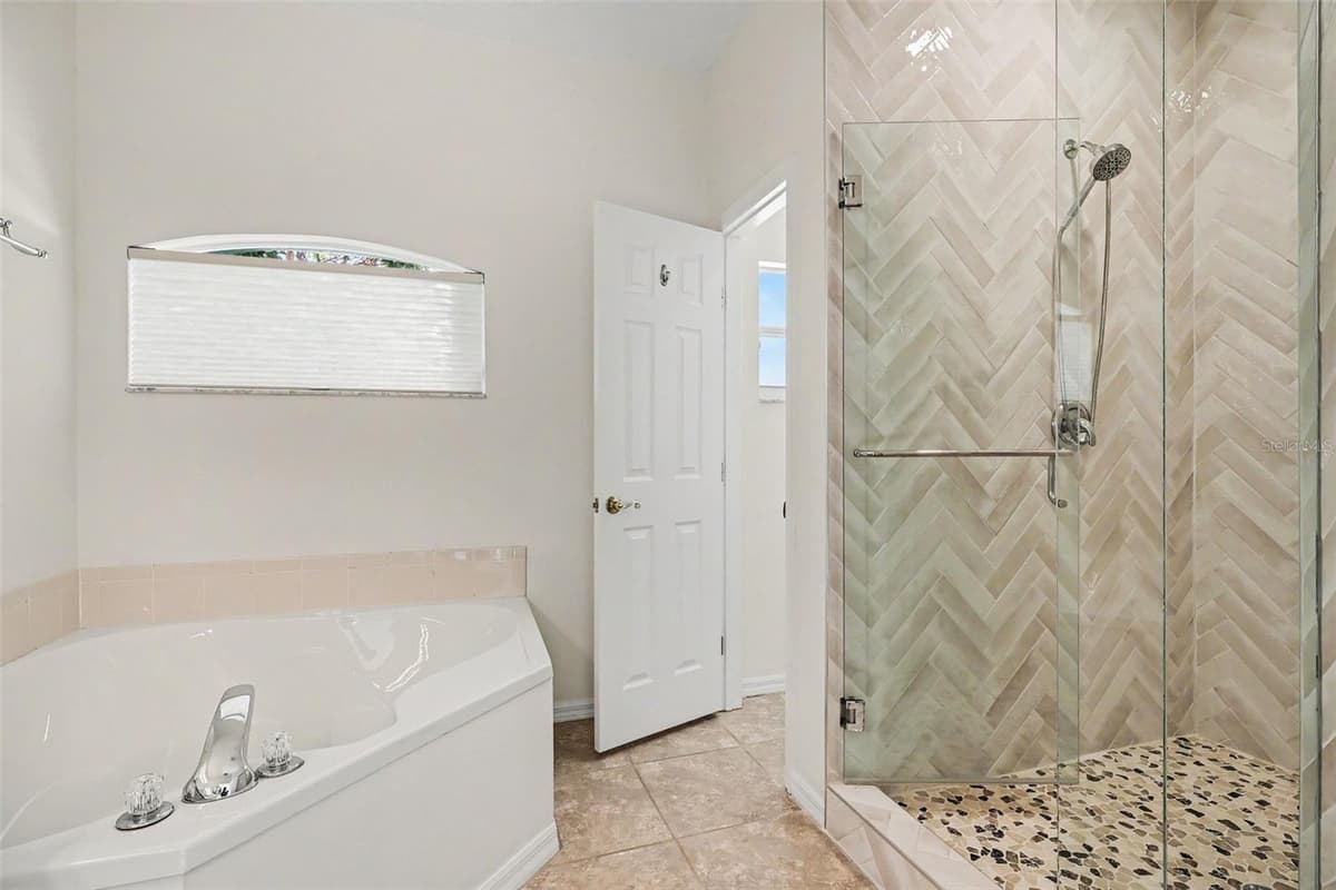 423 STONEHENGE CIRCLE — photo 18 of 41