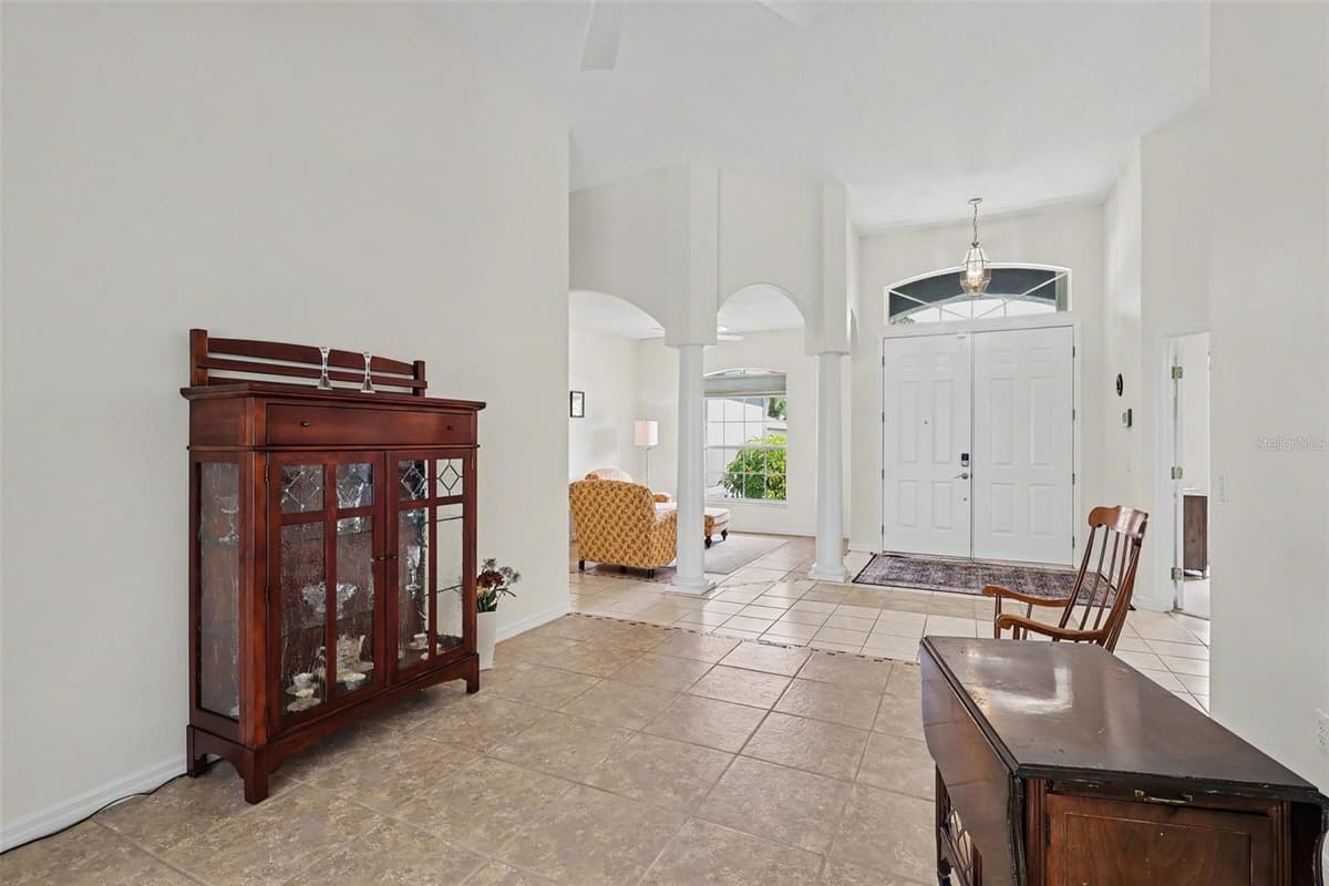423 STONEHENGE CIRCLE — photo 8 of 41