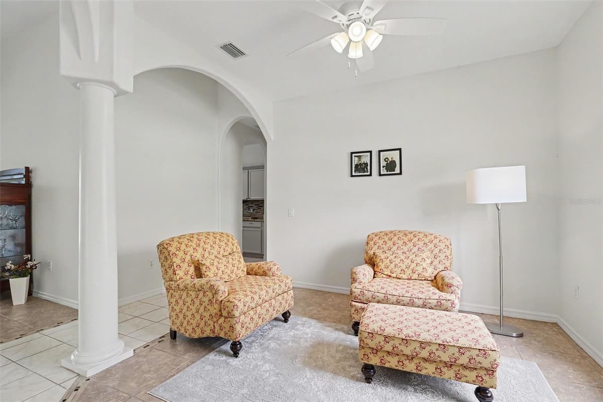 423 STONEHENGE CIRCLE — photo 11 of 41