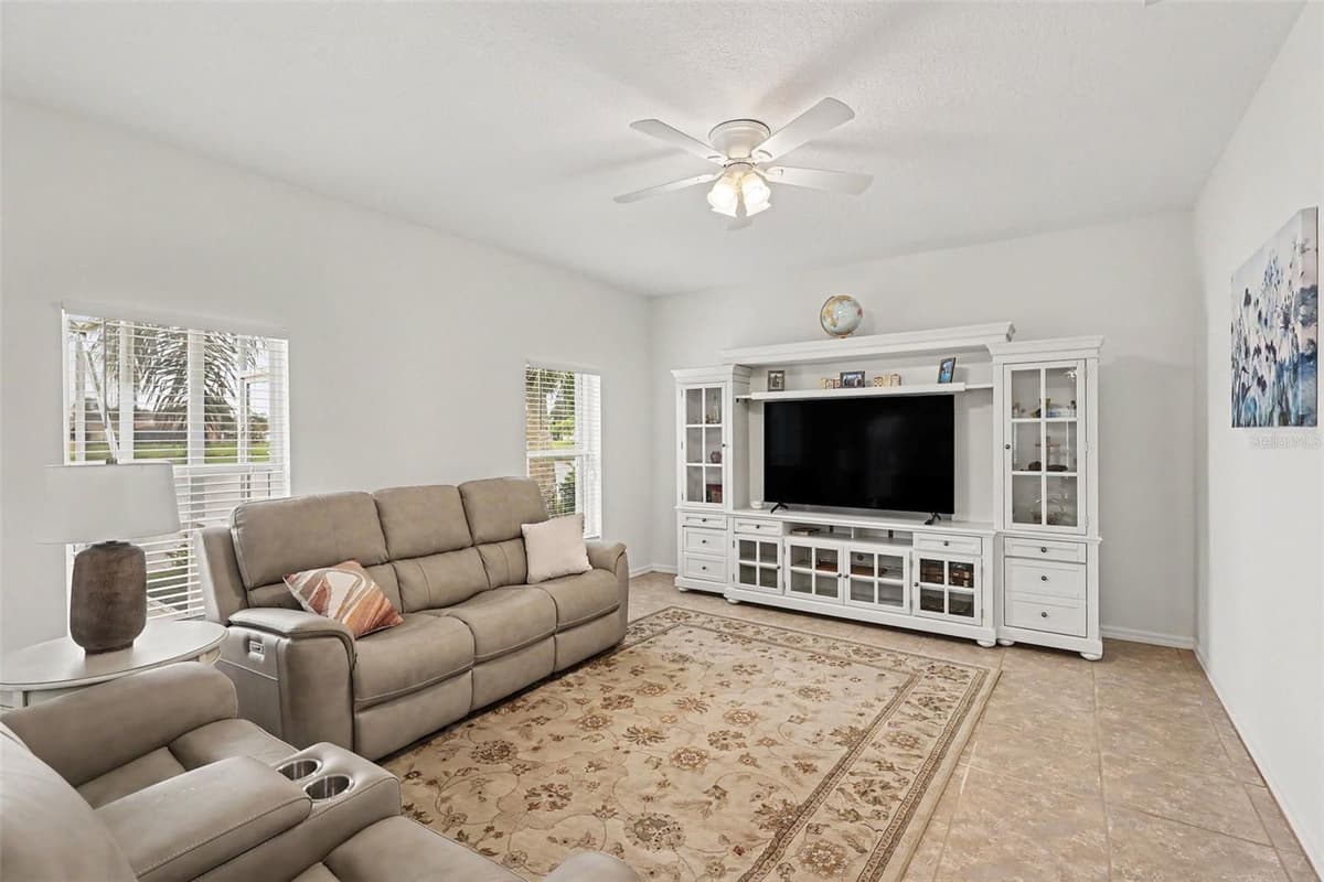 423 STONEHENGE CIRCLE — photo 10 of 41