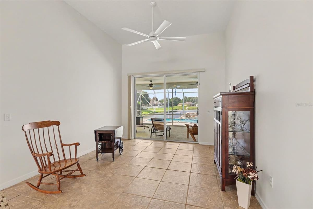 423 STONEHENGE CIRCLE — photo 12 of 41