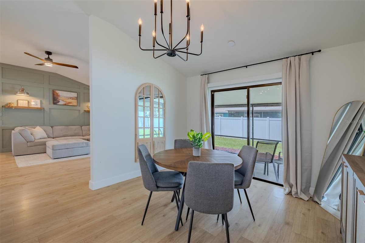 304 SCARLET OAK COURT — photo 12 of 42