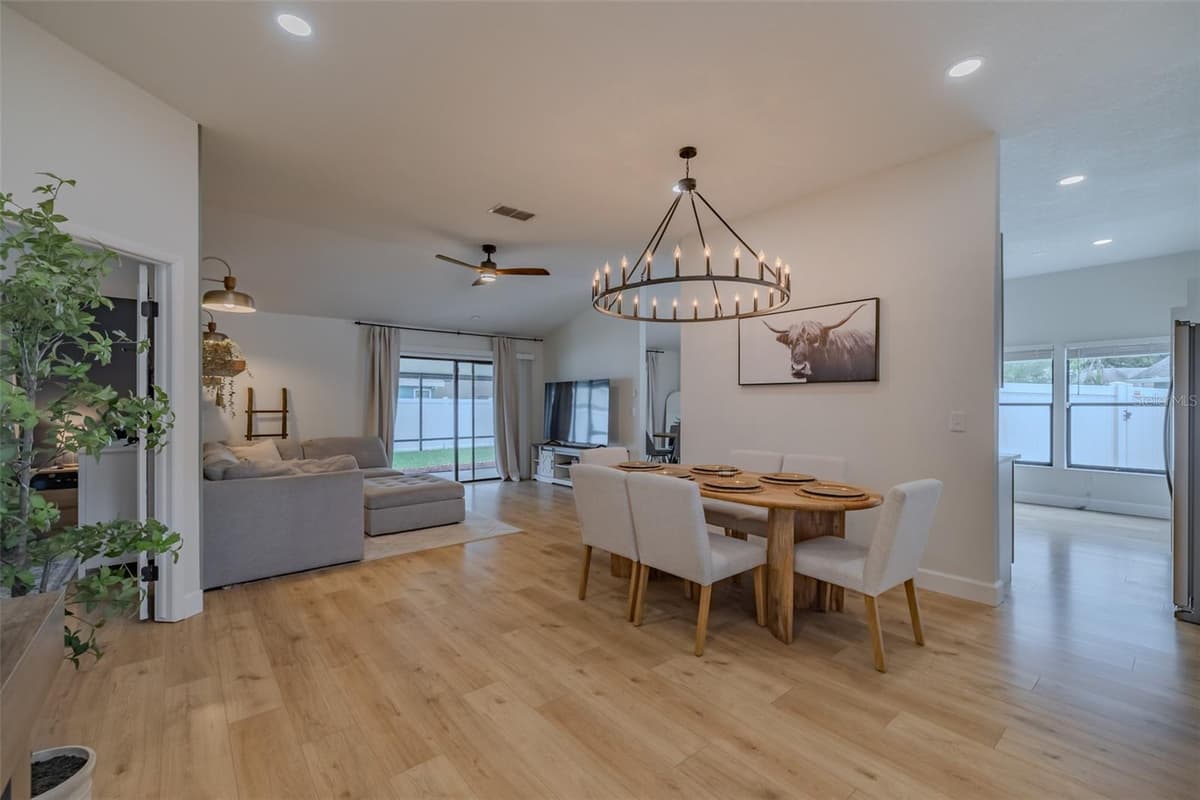 304 SCARLET OAK COURT — photo 13 of 42
