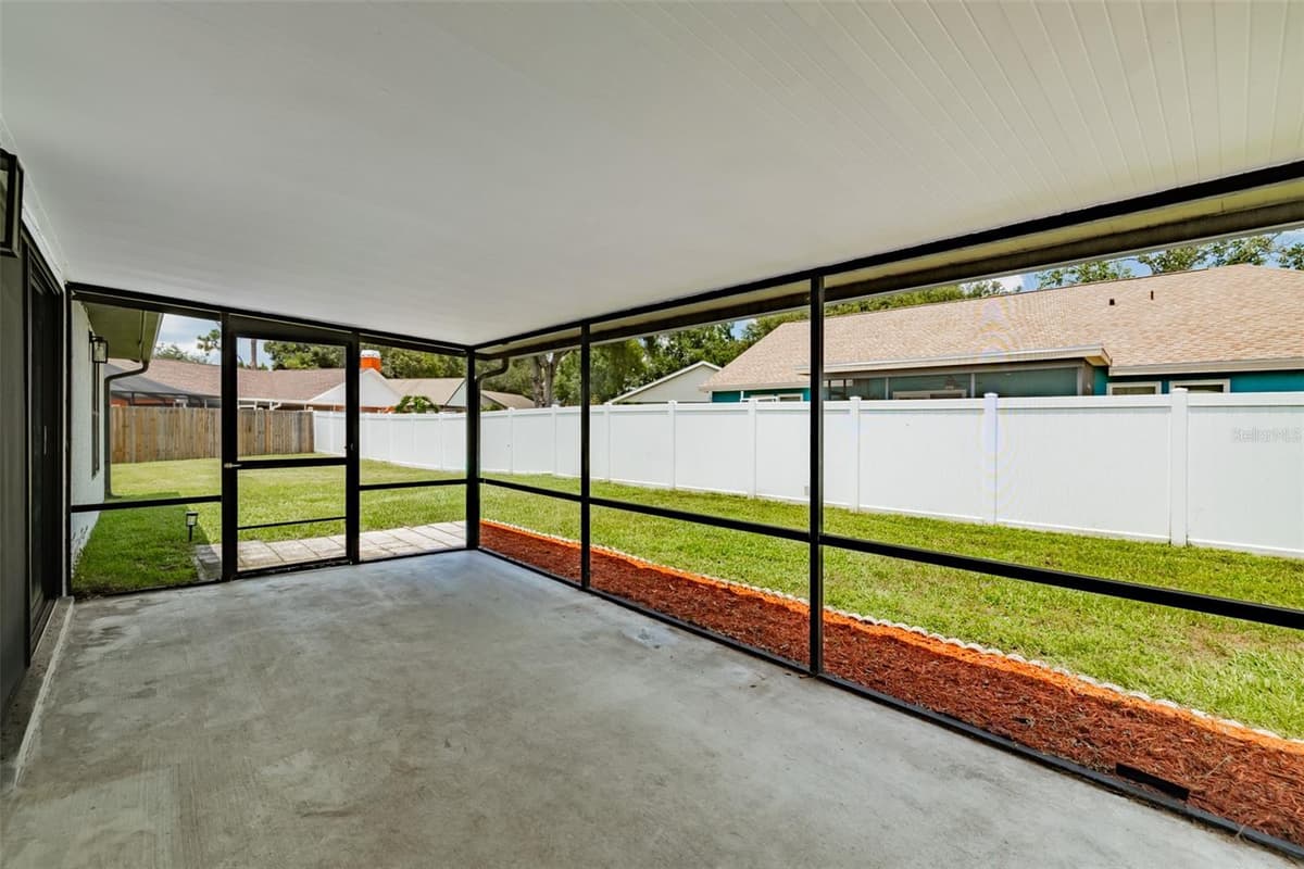 304 SCARLET OAK COURT — photo 33 of 42