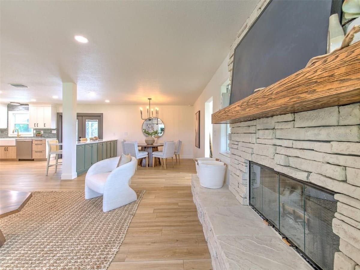 4608 HOLBROOK ROAD — photo 4 of 35