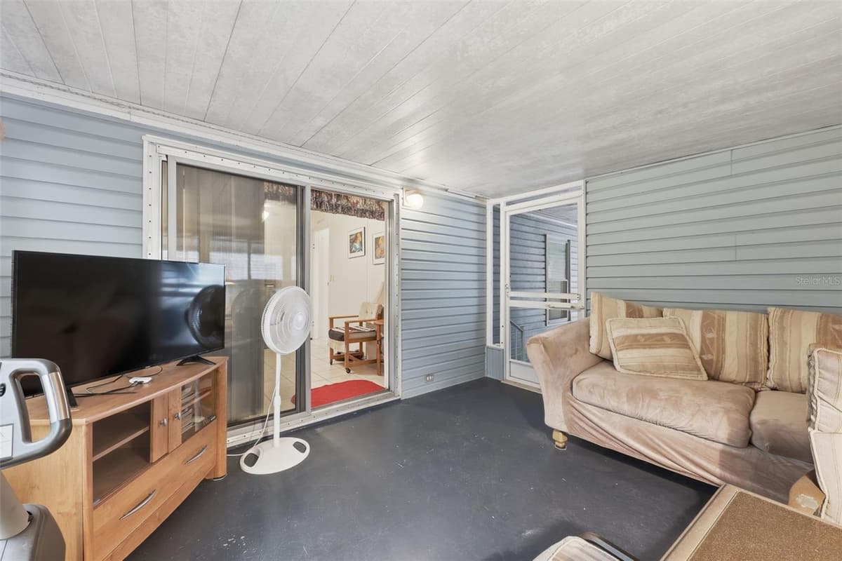 530 TIVOLI PARK DRIVE — photo 15 of 32