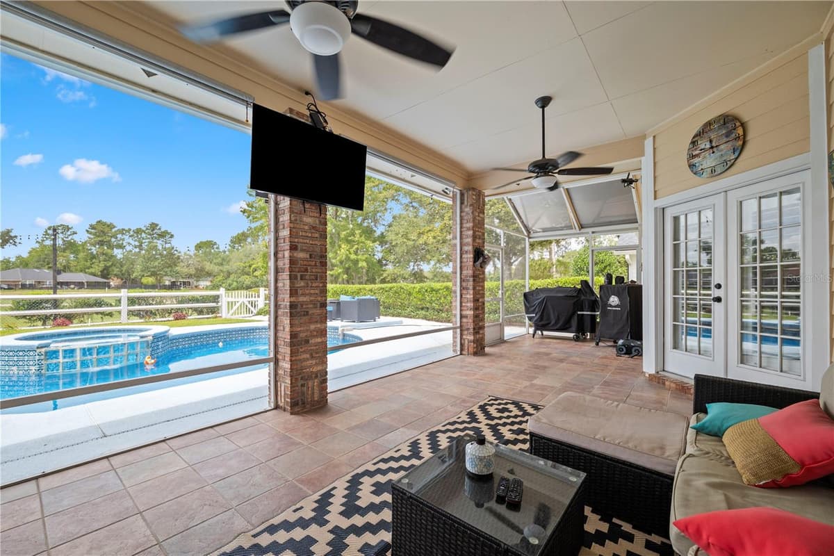 3729 CONSTANCIA DRIVE — photo 8 of 77