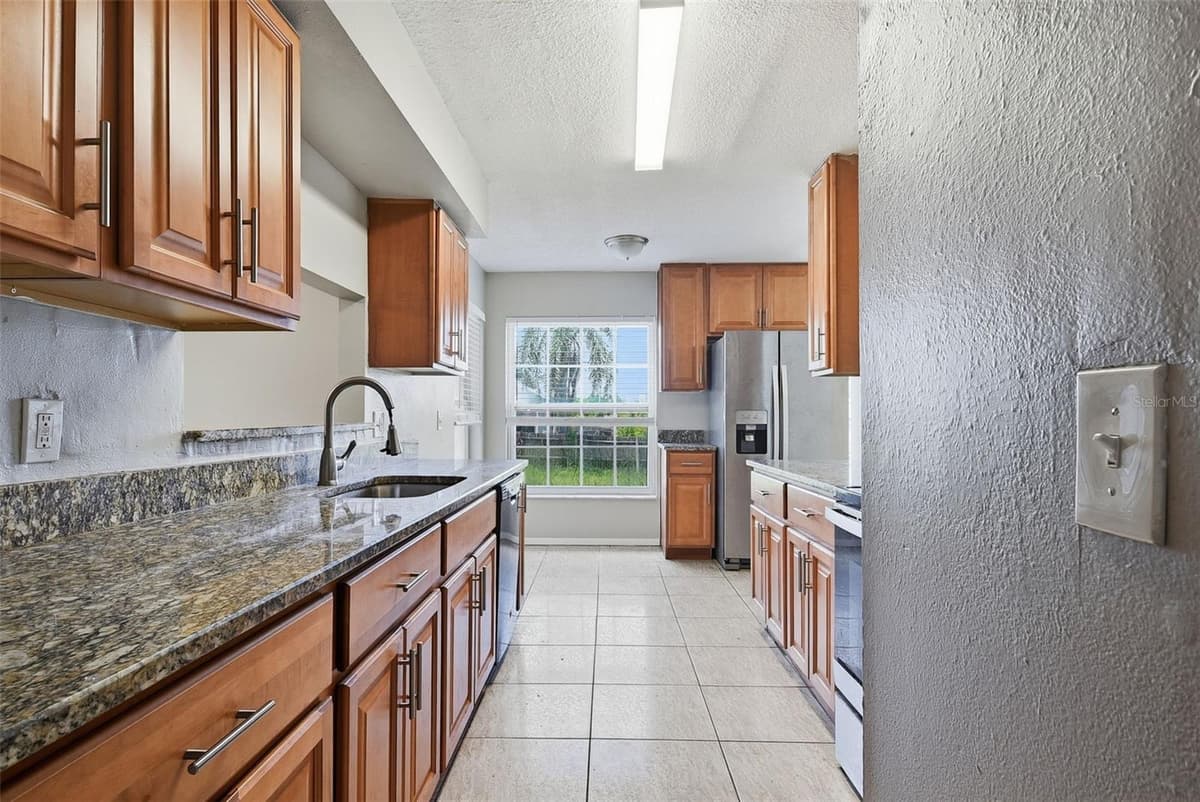5734 GRAND CANYON DRIVE — photo 12 of 38