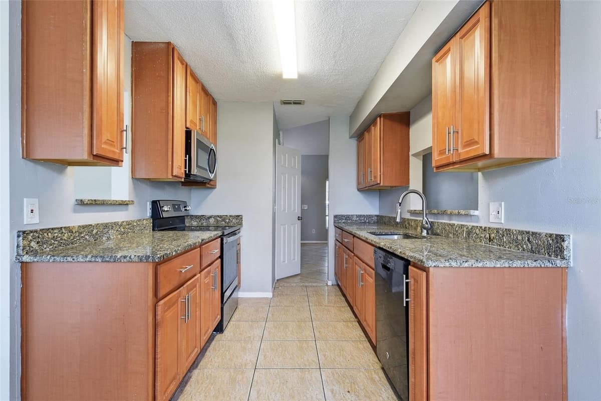 5734 GRAND CANYON DRIVE — photo 13 of 38