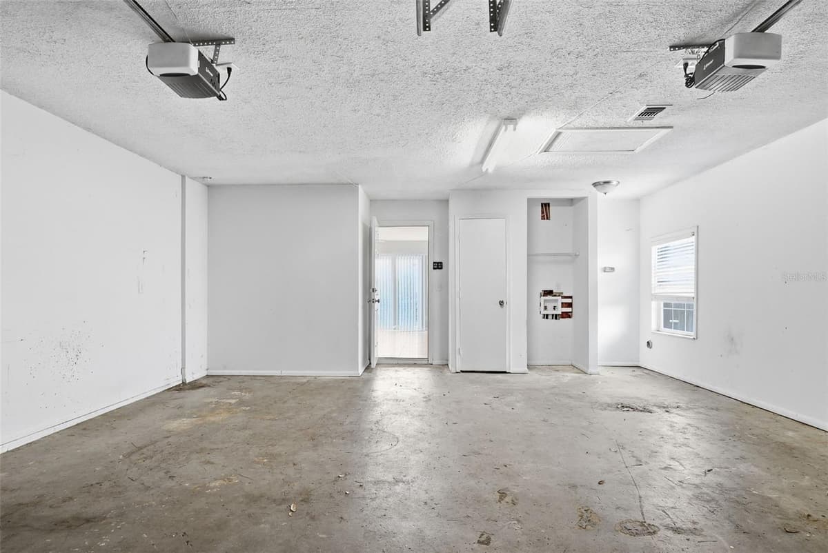5734 GRAND CANYON DRIVE — photo 33 of 38