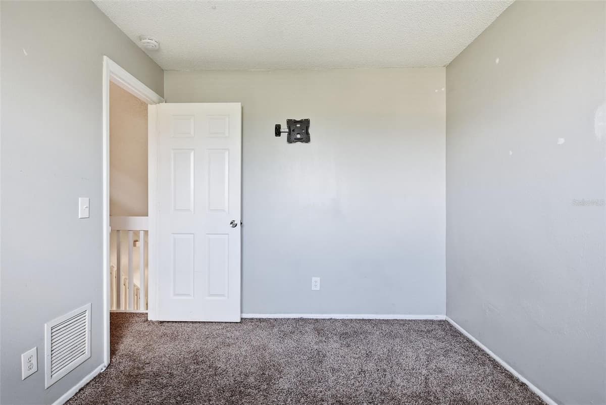 5734 GRAND CANYON DRIVE — photo 21 of 38