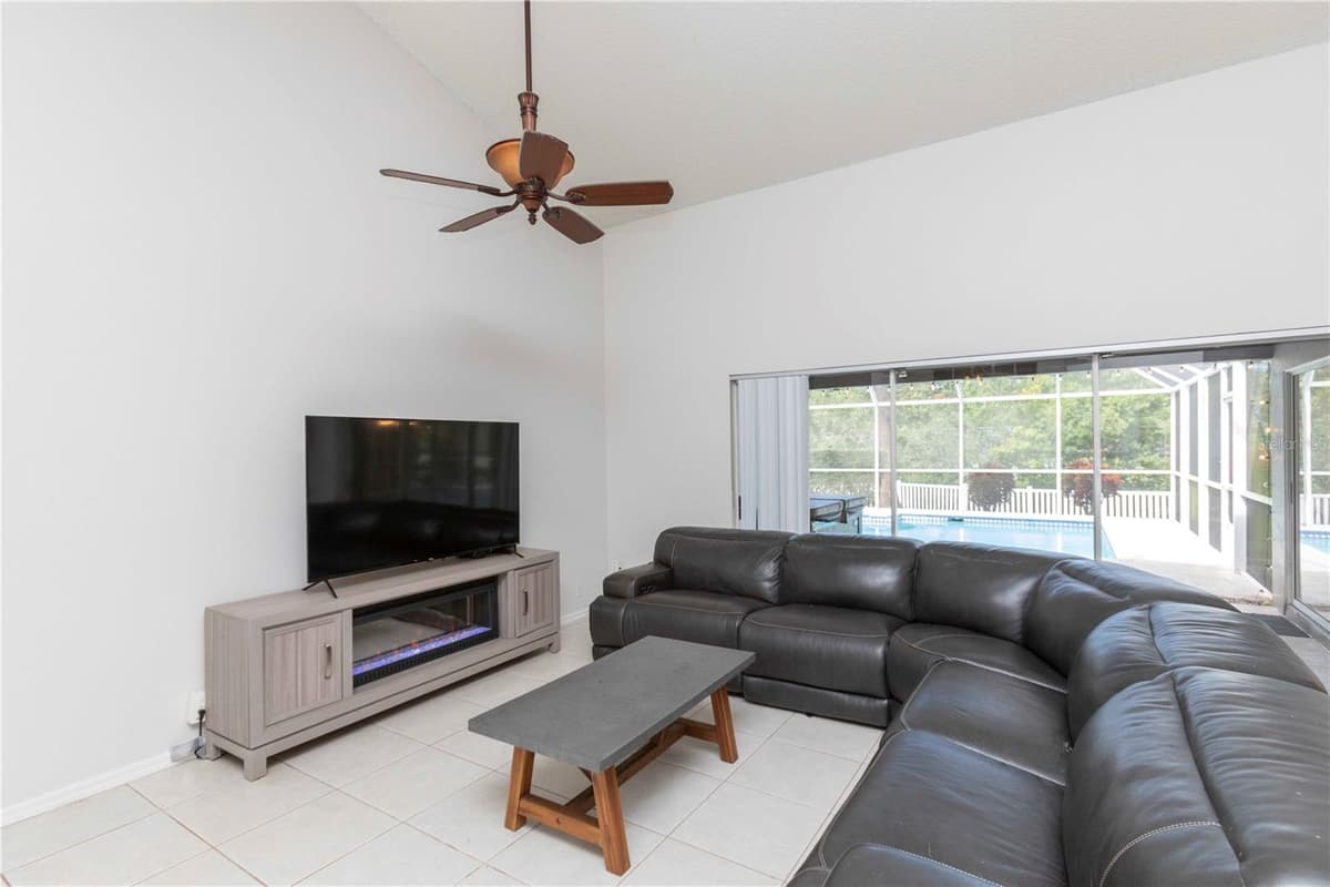 7201 FORESTEDGE COURT — photo 14 of 39