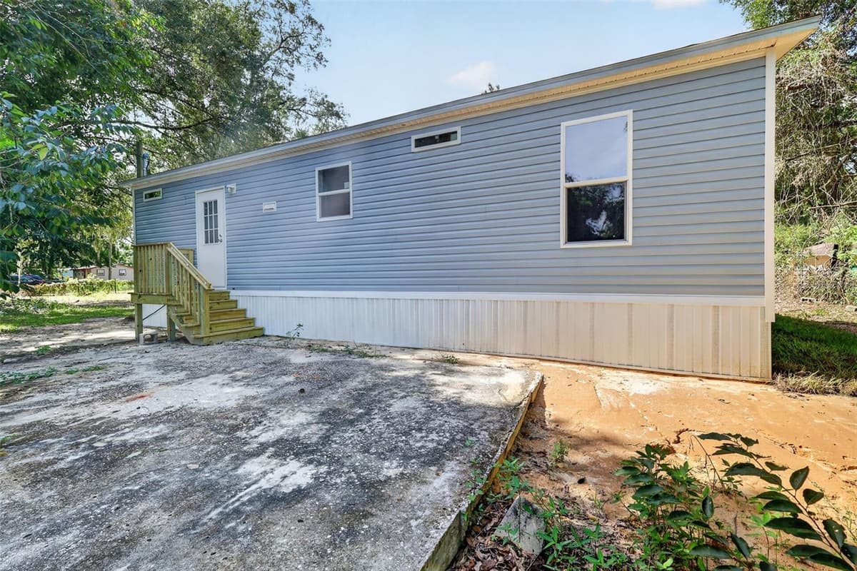 607 LAWRENCE STREET — photo 19 of 19
