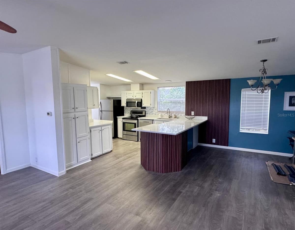 406 WINDMILL BLVD — photo 5 of 18