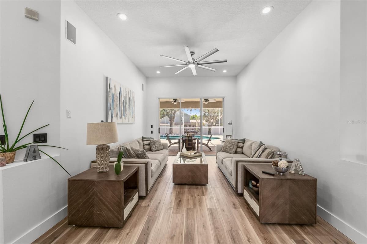 718 LITTLE HAMPTON LANE — photo 8 of 60