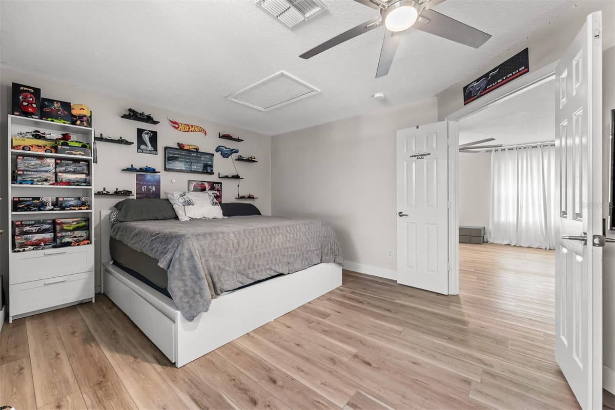 718 LITTLE HAMPTON LANE — photo 36 of 60