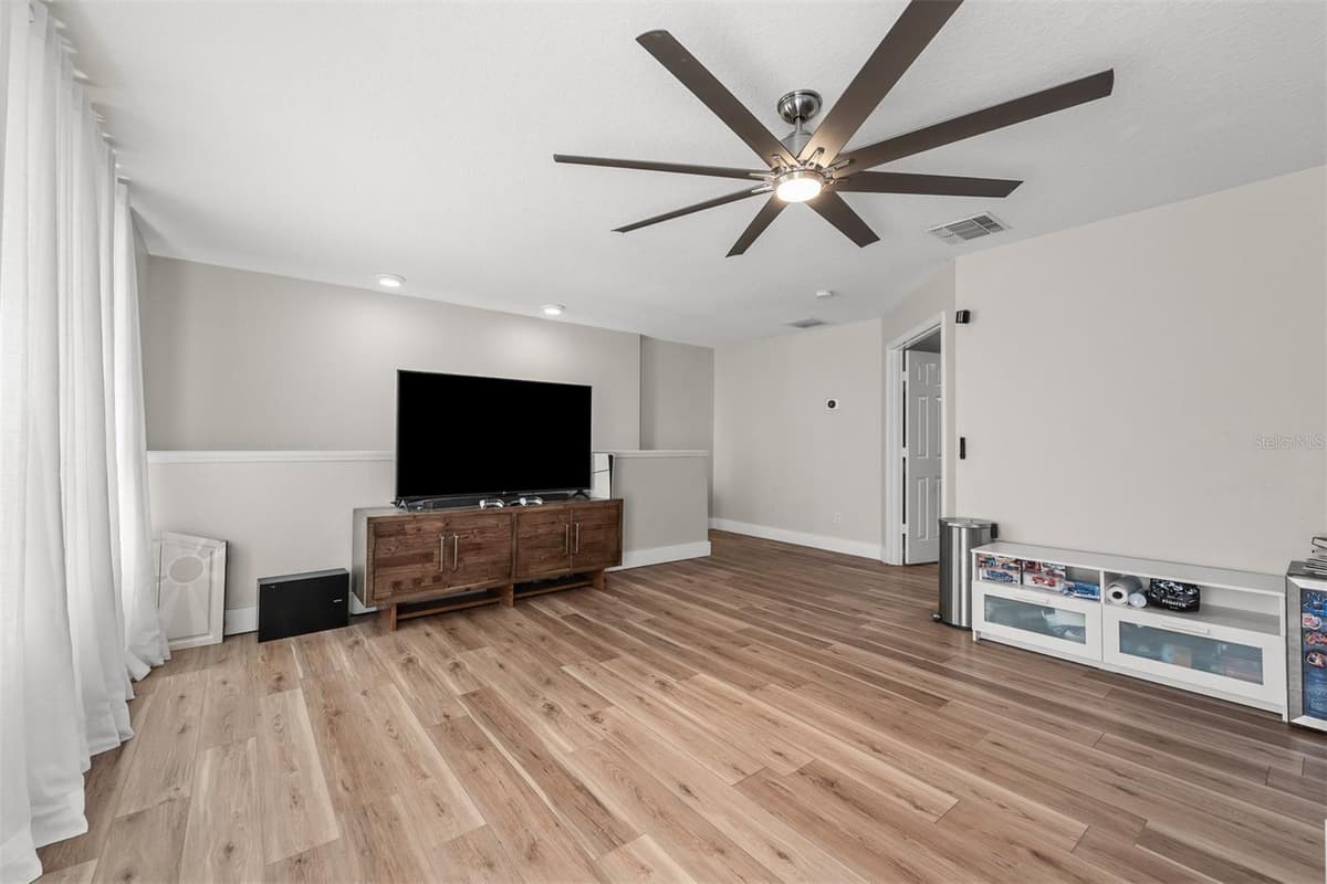 718 LITTLE HAMPTON LANE — photo 35 of 60
