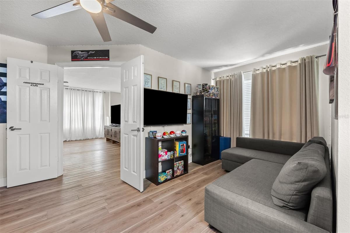 718 LITTLE HAMPTON LANE — photo 37 of 60