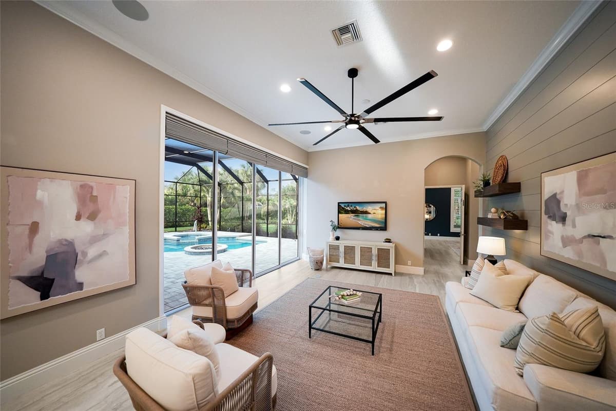 8122 LONE TREE GLEN — photo 15 of 53
