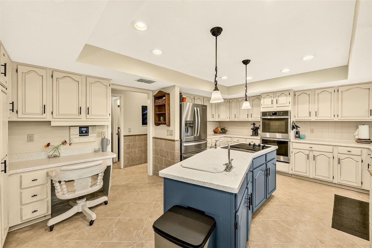 807 CENTERBROOK DRIVE — photo 14 of 97