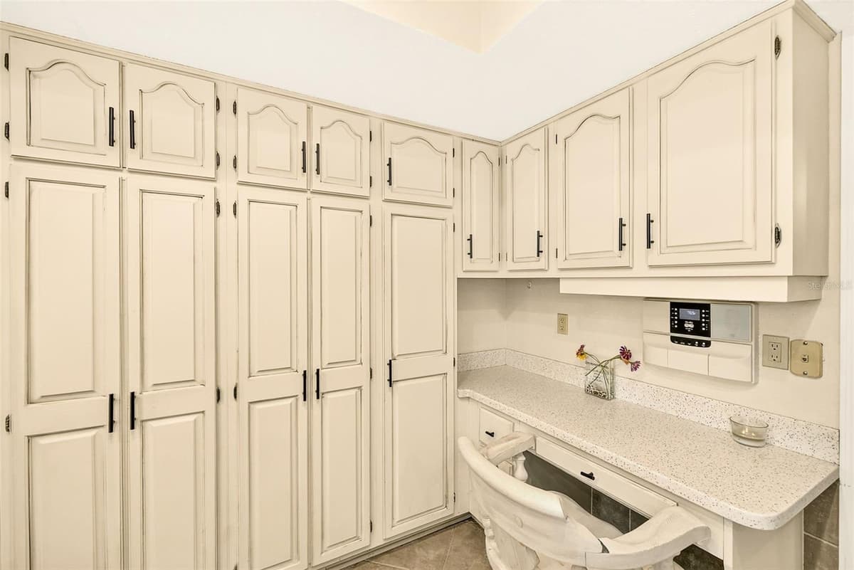 807 CENTERBROOK DRIVE — photo 17 of 97