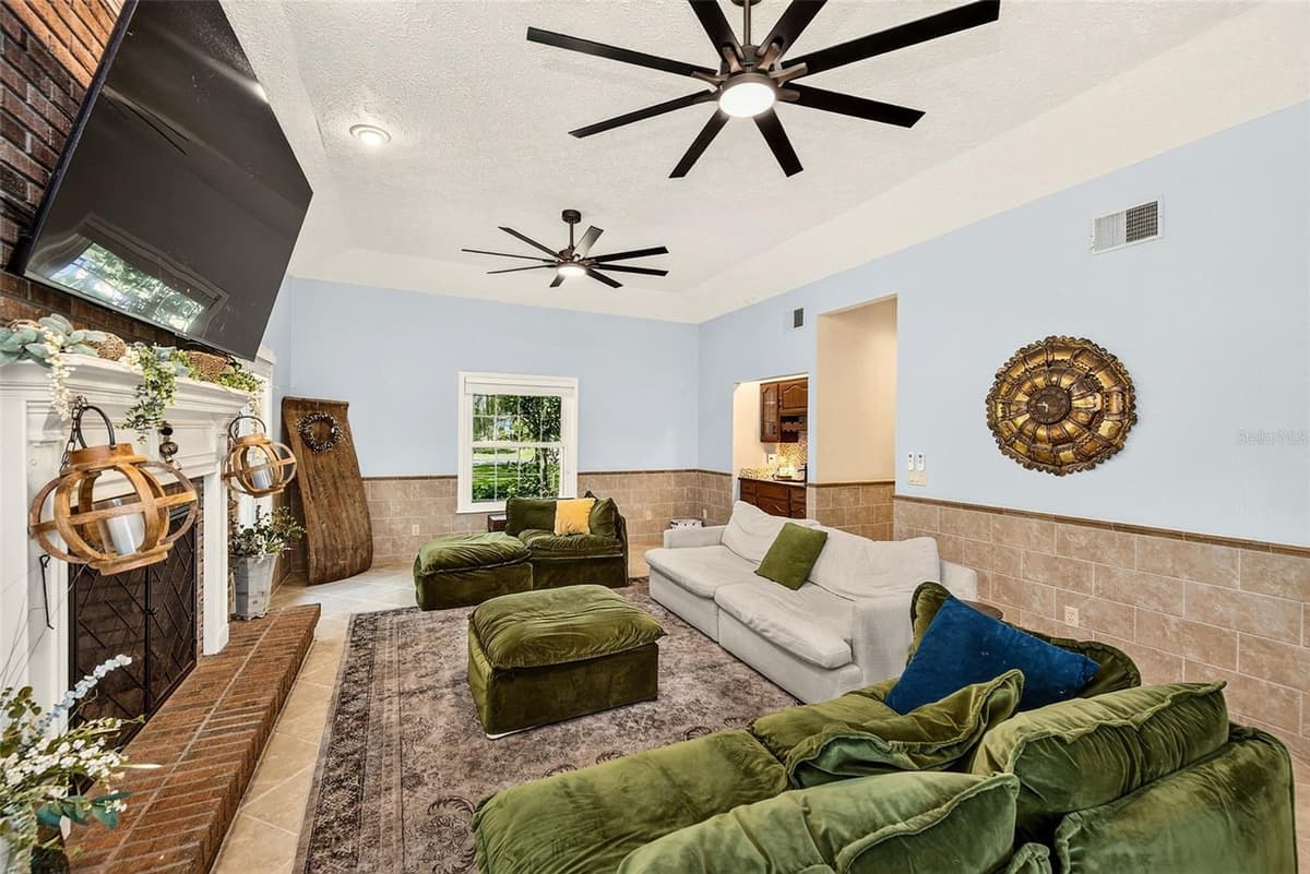 807 CENTERBROOK DRIVE — photo 9 of 97