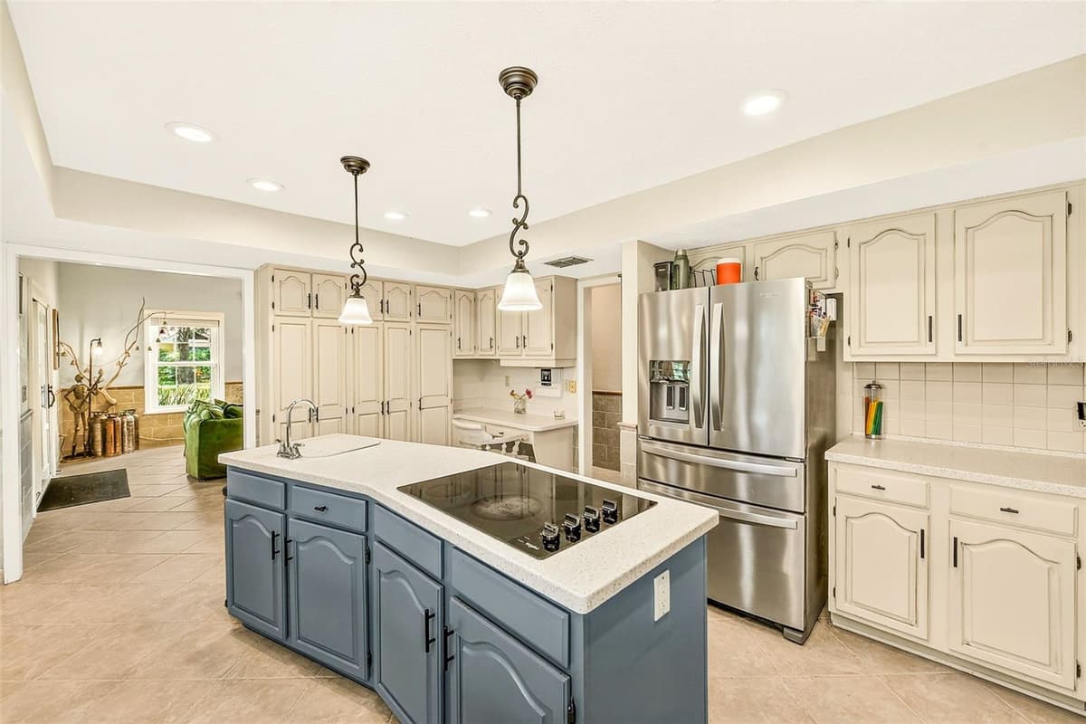 807 CENTERBROOK DRIVE — photo 13 of 97
