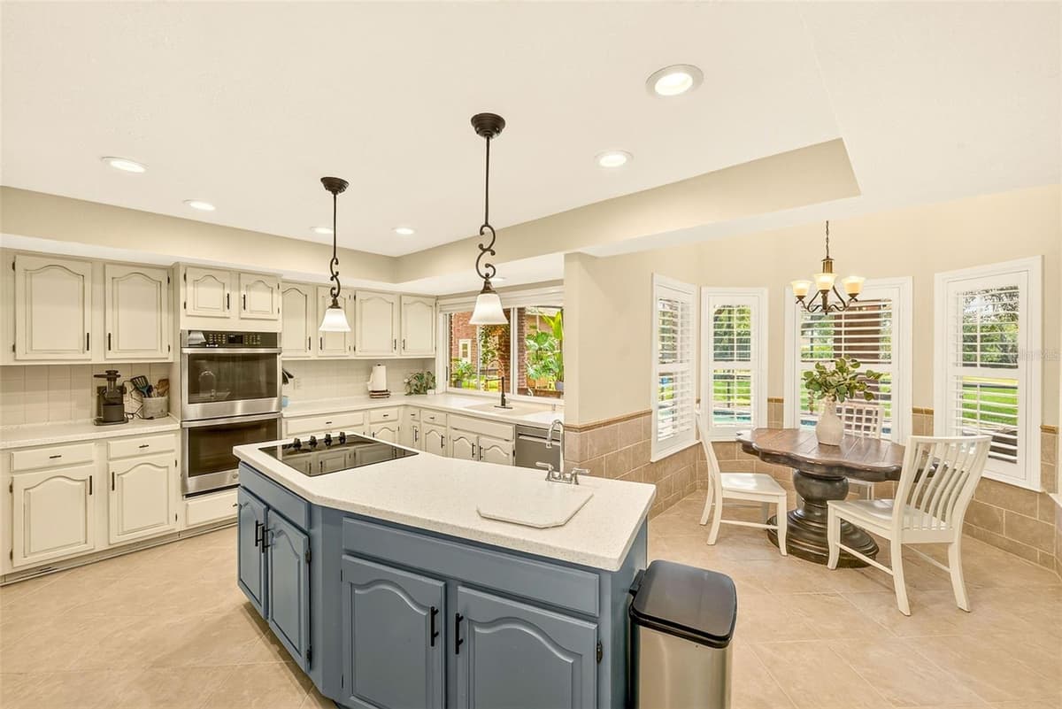 807 CENTERBROOK DRIVE — photo 12 of 97