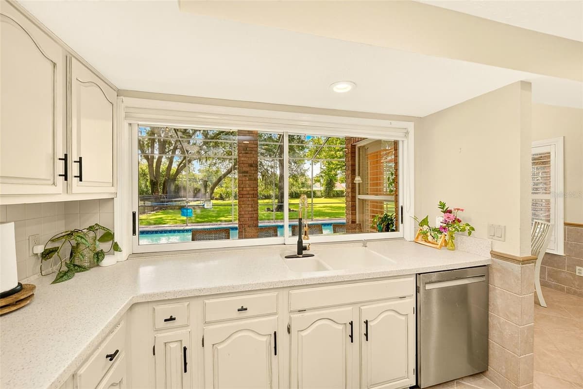 807 CENTERBROOK DRIVE — photo 16 of 97