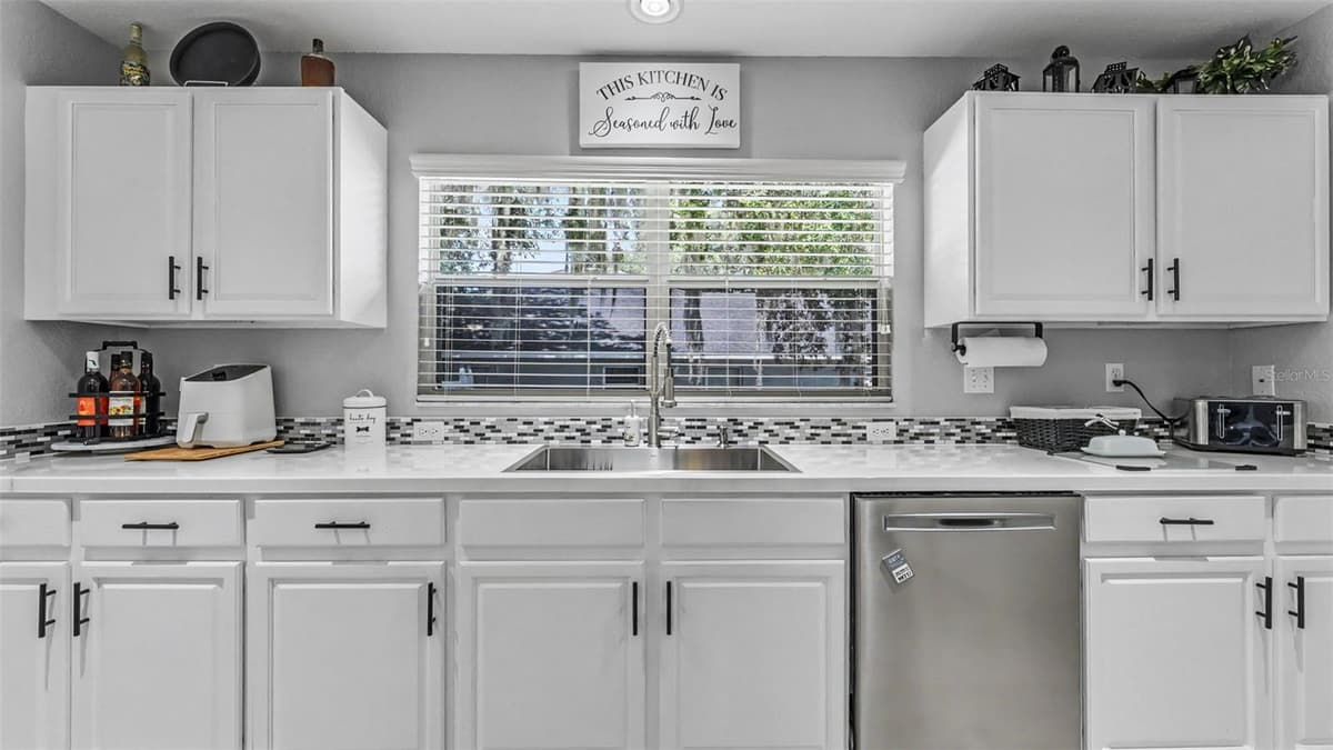 2855 BLACKWATER OAKS DRIVE — photo 11 of 58