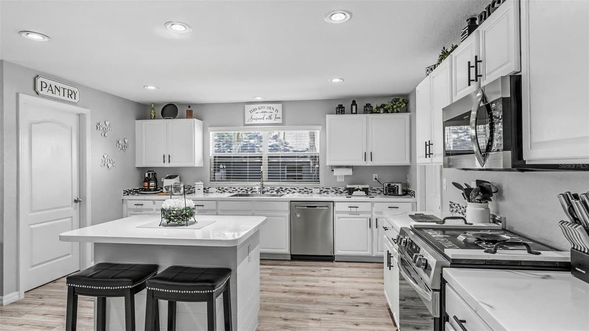 2855 BLACKWATER OAKS DRIVE — photo 8 of 58