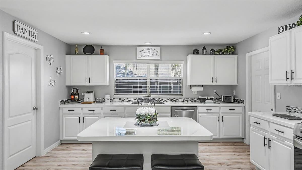 2855 BLACKWATER OAKS DRIVE — photo 10 of 58