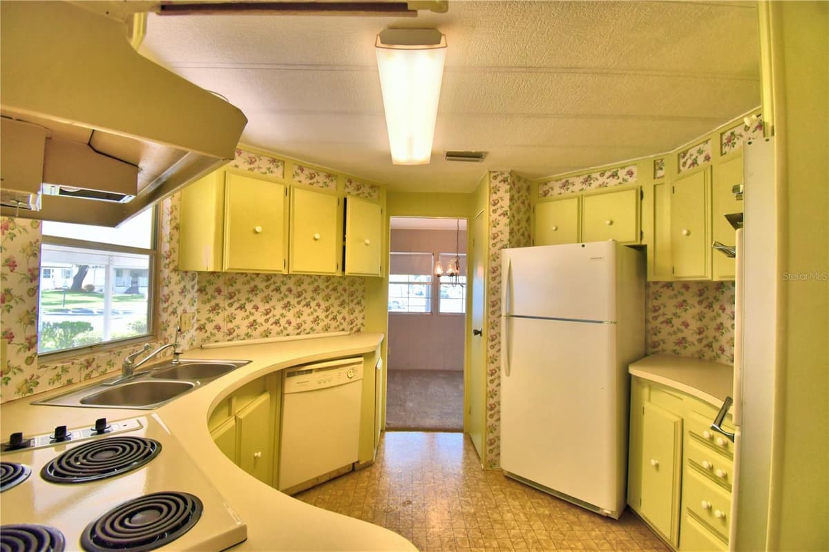 4027 ROLLING OAKS DRIVE — photo 14 of 64