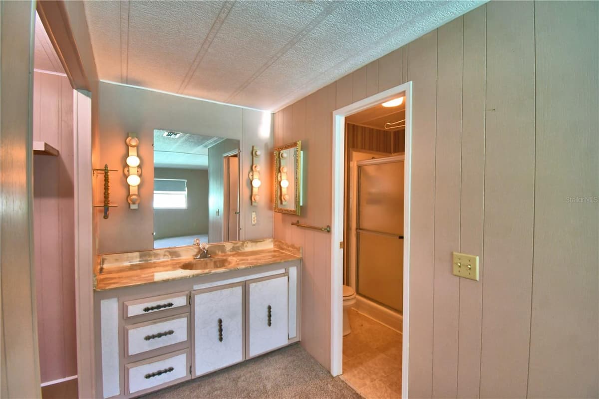 4027 ROLLING OAKS DRIVE — photo 38 of 64